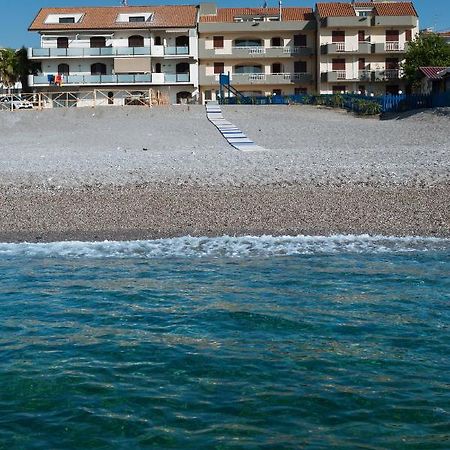Casa Vacanze Samira Fondachello  Exterior photo